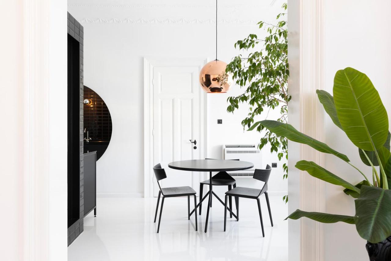 Trilogy Black Thessaloniki Exterior photo